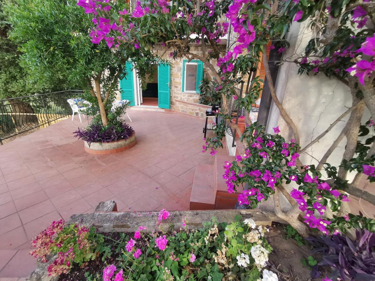 Elegante Panoramica Con Giardino E Idromassaggio A 10 Minuti Dal Mare Villa